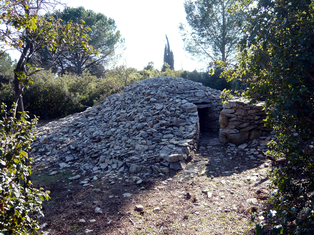 LES CLAPAS (Die Steinhaufen)